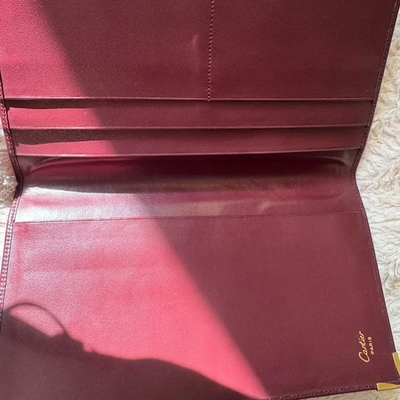 Cartier long wallet !! Very clean !! No smell - Picture 3 of 8